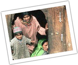 Kashmiri-women-insidehouse